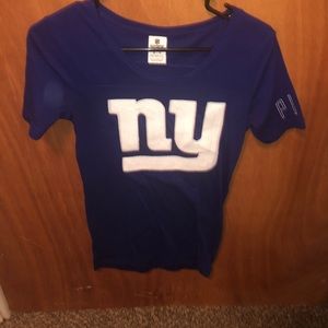 Giants vs pink NFL top